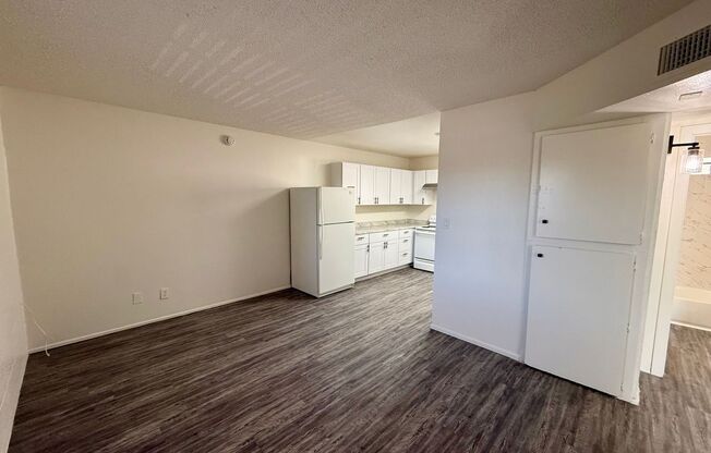 9514 N. 8th St