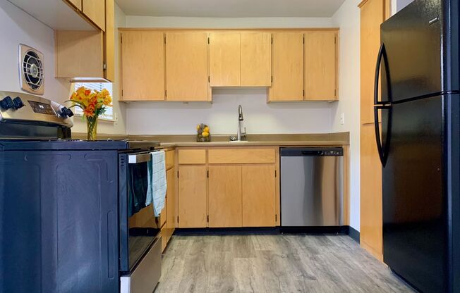 #374 CREEKSIDE APARTMENTS