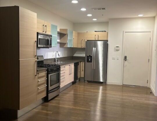 1 bed, 1 bath, 680 sqft, $2,500, Unit 322
