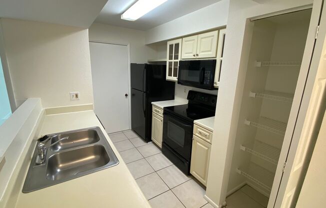 2 beds, 2 baths, $1,750, Unit # 206