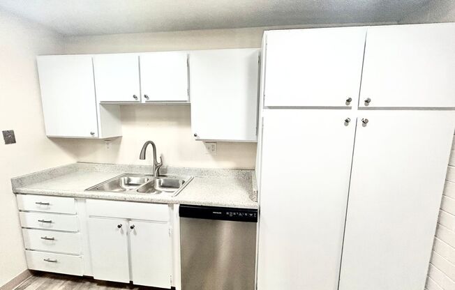 1 bed, 1 bath, 687 sqft, $1,199, Unit 102