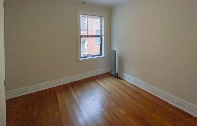 2 beds, 1 bath, 770 sqft, $2,100, Unit 4715-2