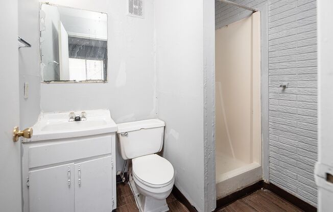 3 beds, 2 baths, 950 sqft, $1,300