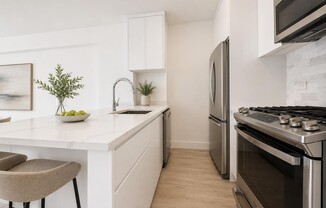 1 bed, 1 bath, 650 sqft, $5,895, Unit 31D