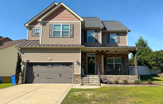 Huge Home in Jack Britt For Rent!