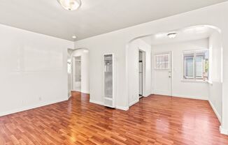 Recently Remodeled 1 Bedroom Duplex Unit Looking for a new tenant!