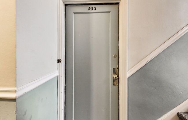 Studio, 1 bath, 450 sqft, $2,400, Unit 205