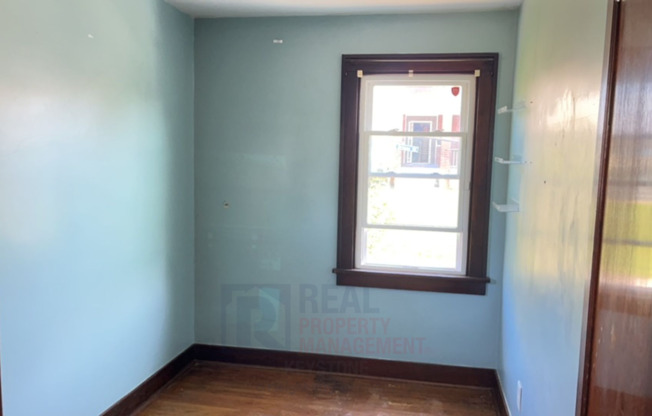 3 beds, 2 baths, $1,390