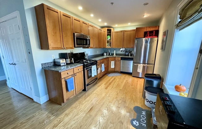 2 beds, 2 baths, 1,468 sqft, $3,000, Unit 202