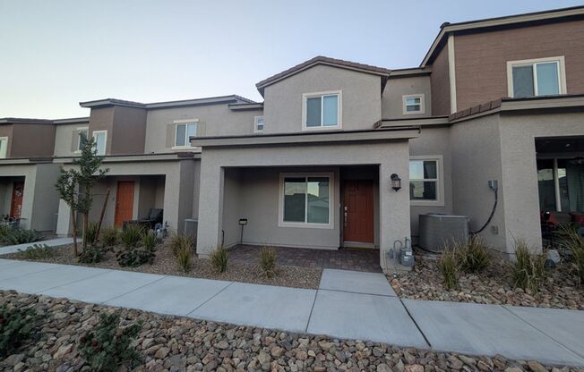 2-STORY, 3 BEDROOM TOWNHOUSE IN NW LAS VEGAS