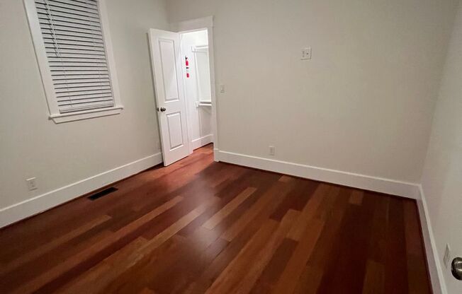 2 beds, 1 bath, $2,100