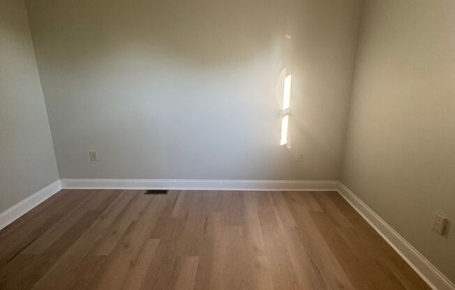 3 beds, 1 bath, $1,375