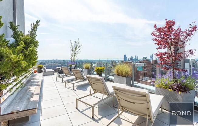 1 bed, 1 bath, 866 sqft, $6,895, Unit 1702