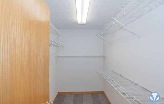 1 bed, 1 bath, 837 sqft, $1,210, Unit AL-5