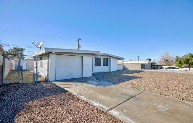 3-Bedroom Single-Story with No HOA and RV Parking
