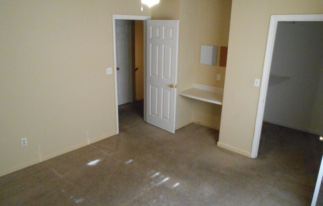 3 beds, 2 baths, $1,295, Unit 1