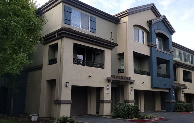 2 beds, 2.5 baths, $2,095, Unit #8101