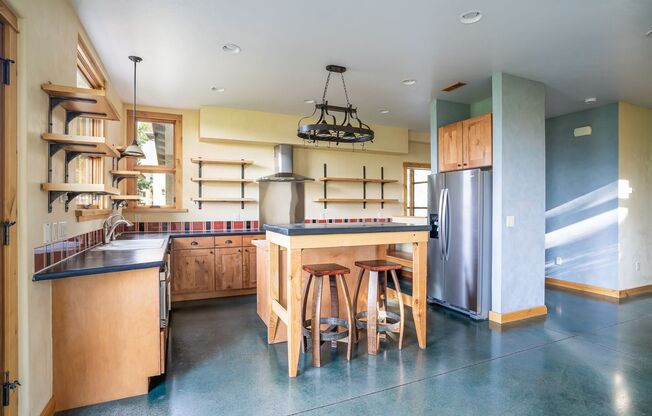 Fully Loaded North Bozeman Home for Lease!