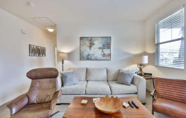 16912 Laurel Hill Ln
