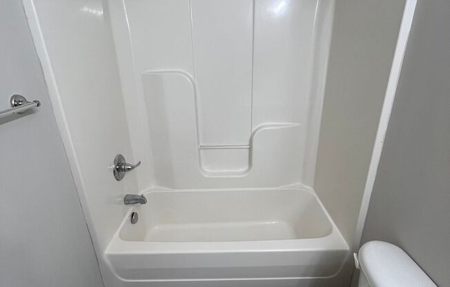 2 beds, 2 baths, $900, Unit 374G