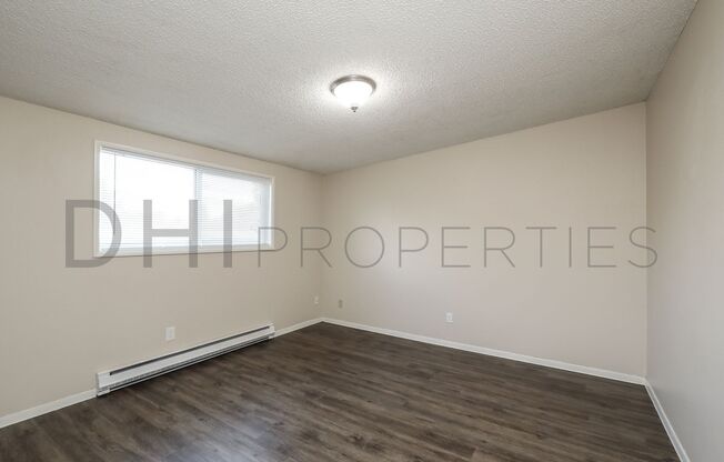 2 beds, 1 bath, $1,150, Unit 1122 2