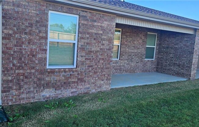 3 beds, 2 baths, 1,300 sqft, $1,450, Unit 626 69th Ave