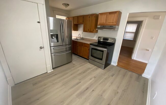 2 beds, 1 bath, $1,050