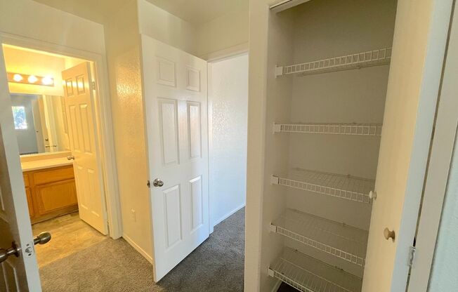 SPACIOUS 2BED/2BATH CONDO * SECOND FLOOR FLOOR UNIT*