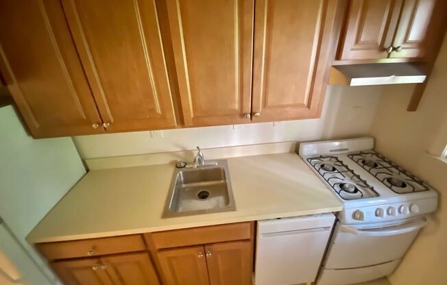 1 bed, 1 bath, 700 sqft, $1,895, Unit 02