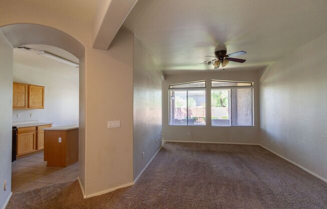 AMAZING 3BED+DEN, 2.5BATH TOWNHOUSE LOCATED NEAR PECOS & GILBERT