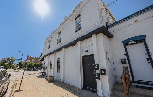 4 W Arkansas Ave