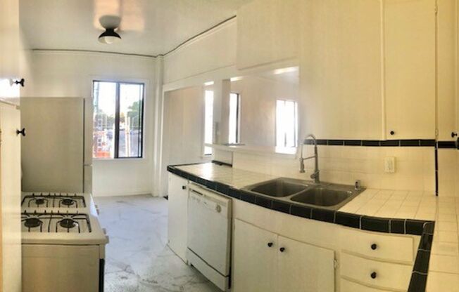 2 beds, 1 bath, 960 sqft, $2,500, Unit Unit 302