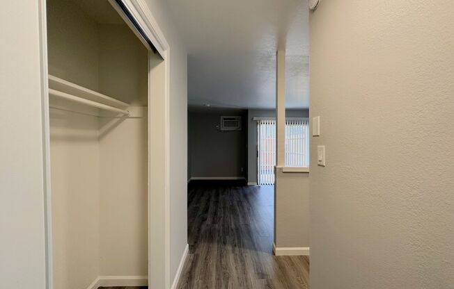 Studio, 1 bath, 500 sqft, $975, Unit park-05