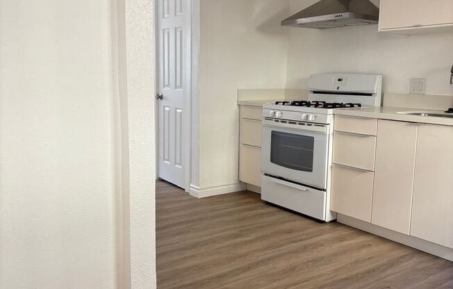 Studio, 1 bath, 400 sqft, $1,495, Unit 15B