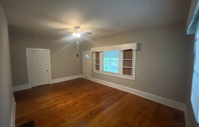 2 beds, 1 bath, $1,200