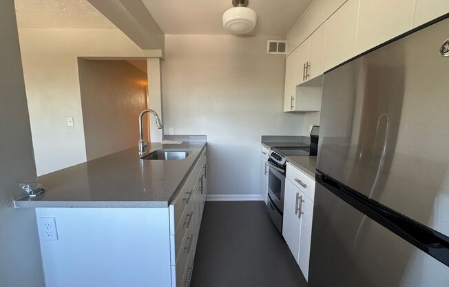 1 bed, 1 bath, 606 sqft, $1,595, Unit 420