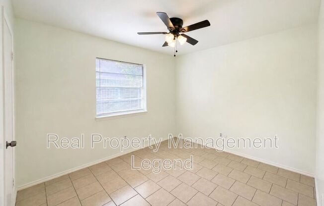 112 OAK HL DR