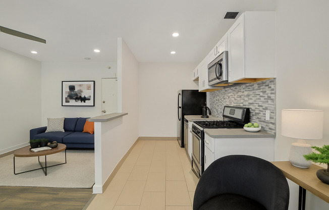 4 WEEKS FREE ON A 13 MONTH LEASE