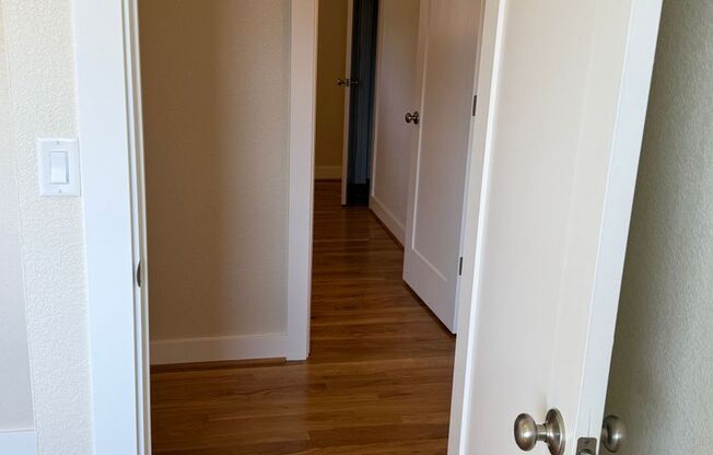 2 beds, 1.5 baths, 1,000 sqft, $1,895, Unit 04