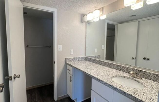 2 beds, 2 baths, 966 sqft, $1,100, Unit 1012