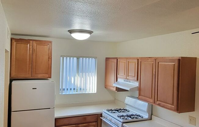 2 beds, 1.5 baths, 1,040 sqft, $2,425