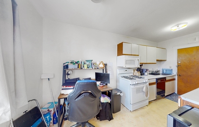 Studio, 1 bath, 475 sqft, $1,950, Unit 22