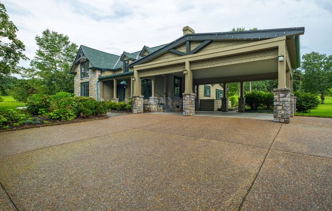 STUNNING 3BE/3BA in the very desirable Leipers Fork neighborhood!