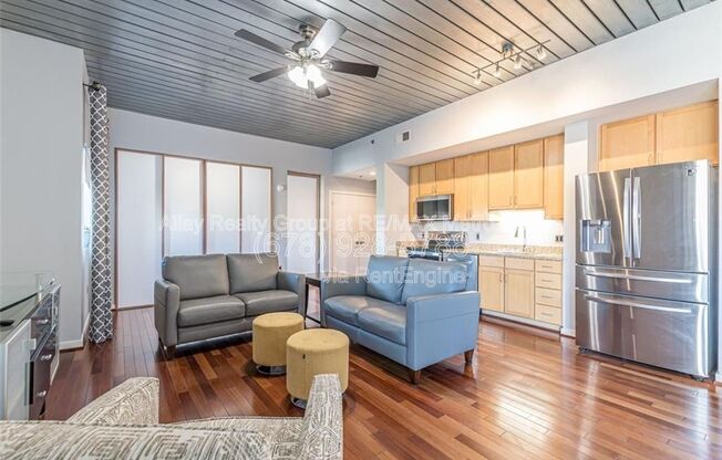 2 beds, 2 baths, 1,194 sqft, $2,700, Unit Unit 411