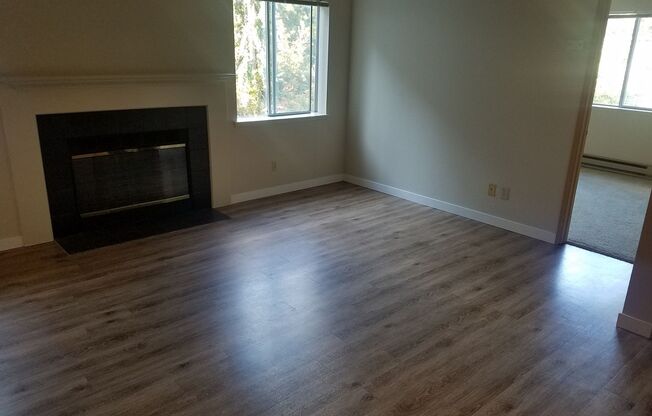 2 beds, 2 baths, $2,350, Unit 107