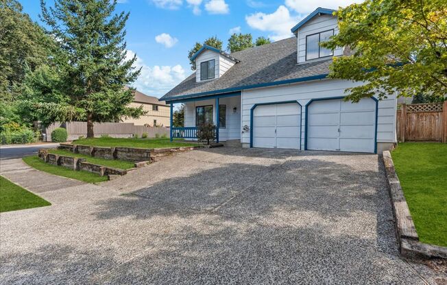 Renovated 4-bdrm, 2-bath Tualatin home—Corner lot, fenced yard, & prime location