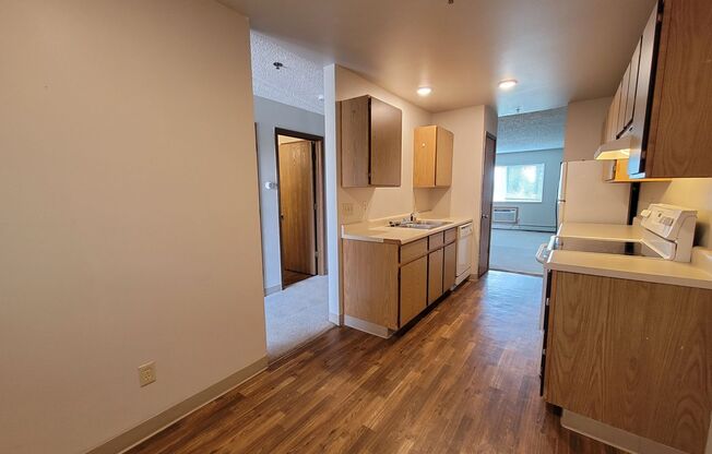 2 beds, 1 bath, 888 sqft, $1,645, Unit 115