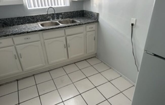 2 beds, 1 bath, 850 sqft, $1,995, Unit 2856404