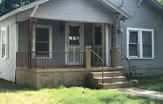 2/1 in Southeast Sherman Near Rosedale Park