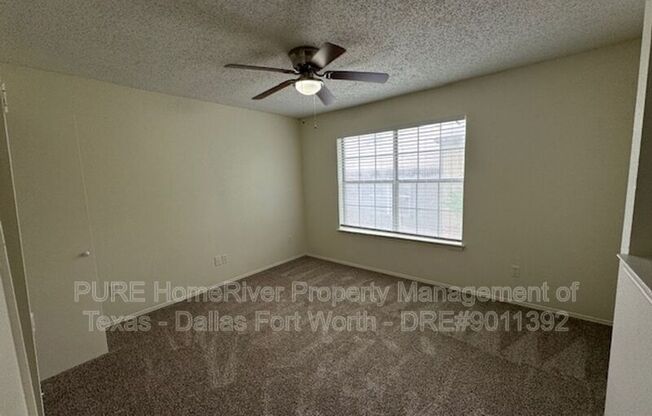 4002 W PIONEER DR